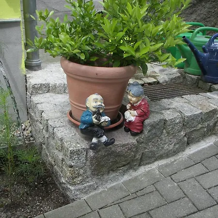 In Beim Boehmischen Park, Cleaning Included Apartment
