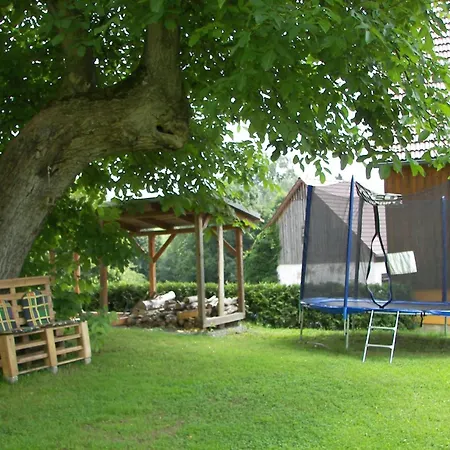 In Beim Boehmischen Park, Cleaning Included Apartment